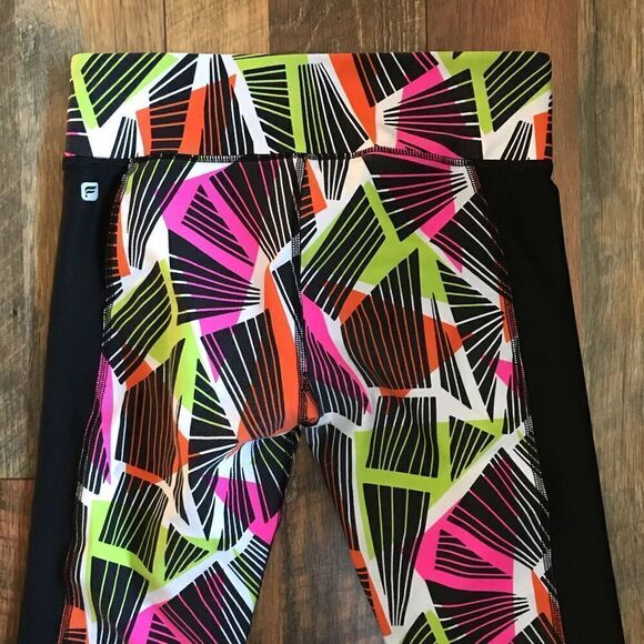 Fabletics Size Small Capri athletic workout pants black pink - Picture 4 of 4